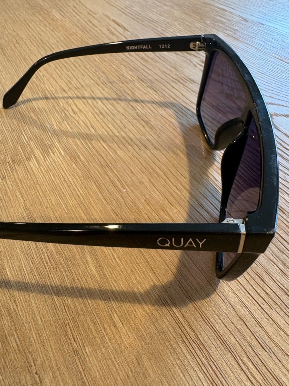Quay Australia Black Shield Sunglasses - Picture 2 of 2